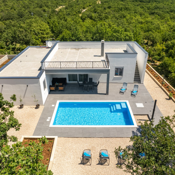 Villa Tempest, Villa Tempest Holiday Home with Pool and Spa Slivnica, Zadar County, Croatia