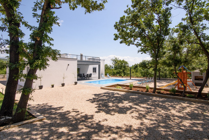 Villa Tempest Holiday Home with Pool and Spa Slivnica, Zadar County, Croatia