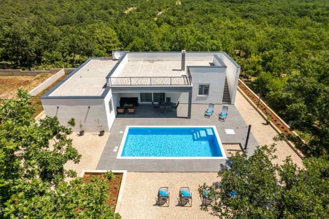 Villa Tempest Holiday Home with Pool and Spa Slivnica, Zadar County, Croatia