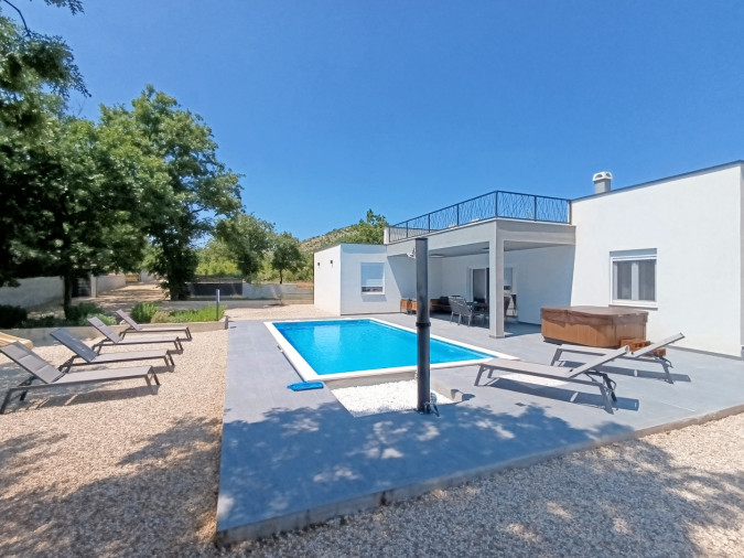 Villa Tempest Holiday Home with Pool and Spa Slivnica, Zadar County, Croatia